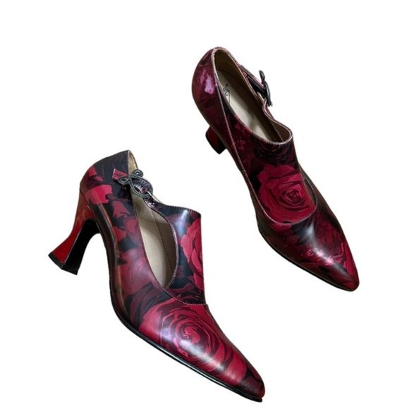 John Fluevog Shoes - New John Fluevog Darla Buckled Leather Heel, from the Poser family Women Sz 10.5